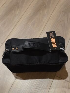 NUDESTIX Hanging Cosmetic Case Black